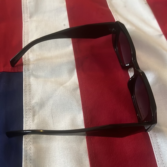 Sunglasses - Picture 4 of 14